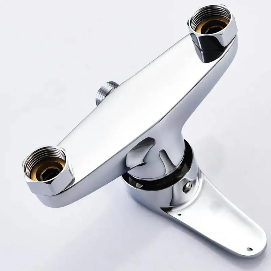 Μπαταρία ντους χρωματισμένου τοίχου