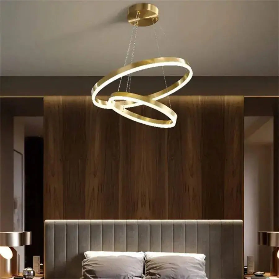 Κρεμαστός πολυέλαιος LED με τηλεχειριστήριο AZARIAH 112W, 2 κύκλοι, κρύο/θερμό/ουδέτερο φως, ρυθμιζόμενο, γυαλιστερό χρυσό, ρυθμιζόμενο ύψος