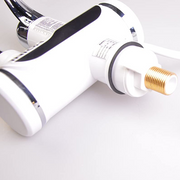 Ηλεκτρική βρύση με άμεση θέρμανση νερού, οθόνη θερμοκρασίας LED, οριζόντια με νεροχύτη/μπανιέρα, ισχύ 3000 W, ζεστό νερό 30 ° C-60 ° C, λευκό, Z007XDT