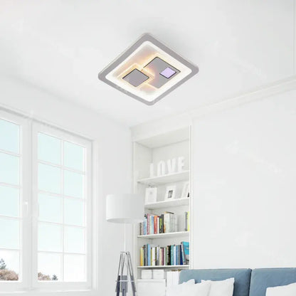 Η λαγνεία οδήγησε την Karen 24W White