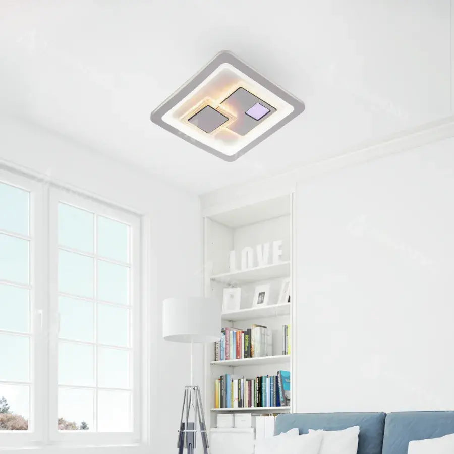 Η λαγνεία οδήγησε την Karen 24W White