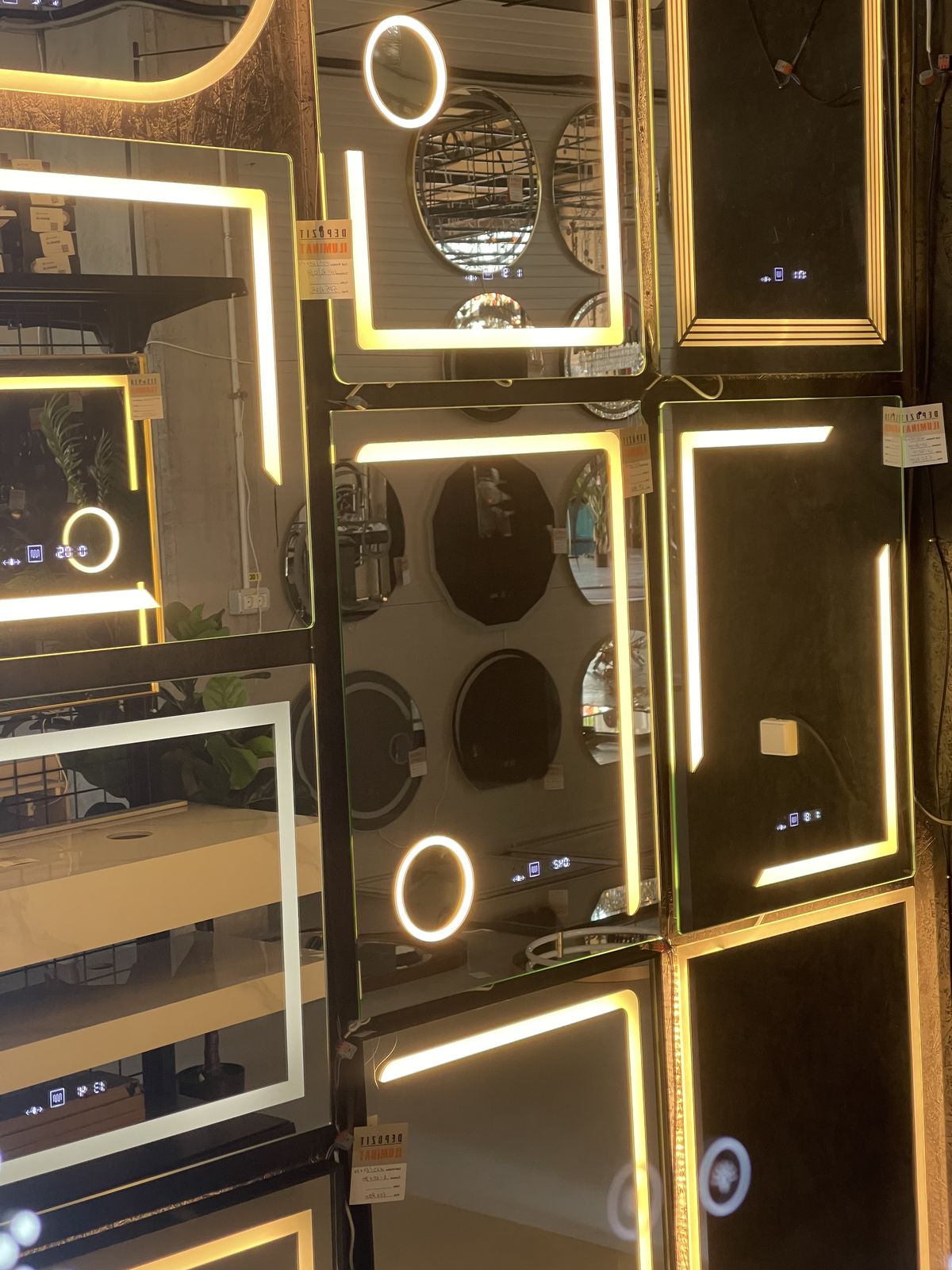 Καθρέφτες LED και είδη μπάνιου στο showroom της Alessandro Design στο Afumați