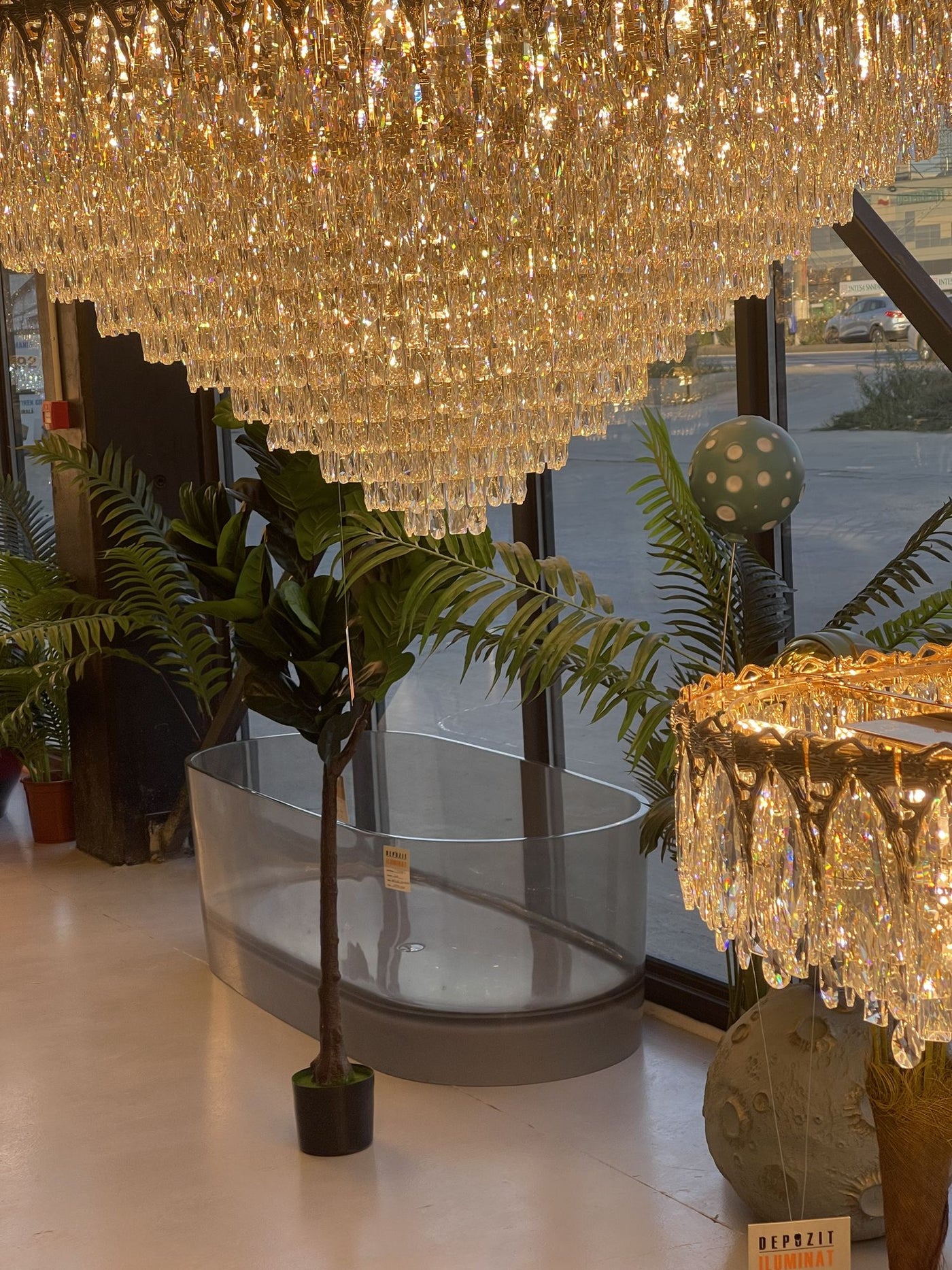 Καθρέφτες LED και είδη μπάνιου στο showroom της Alessandro Design στο Afumați